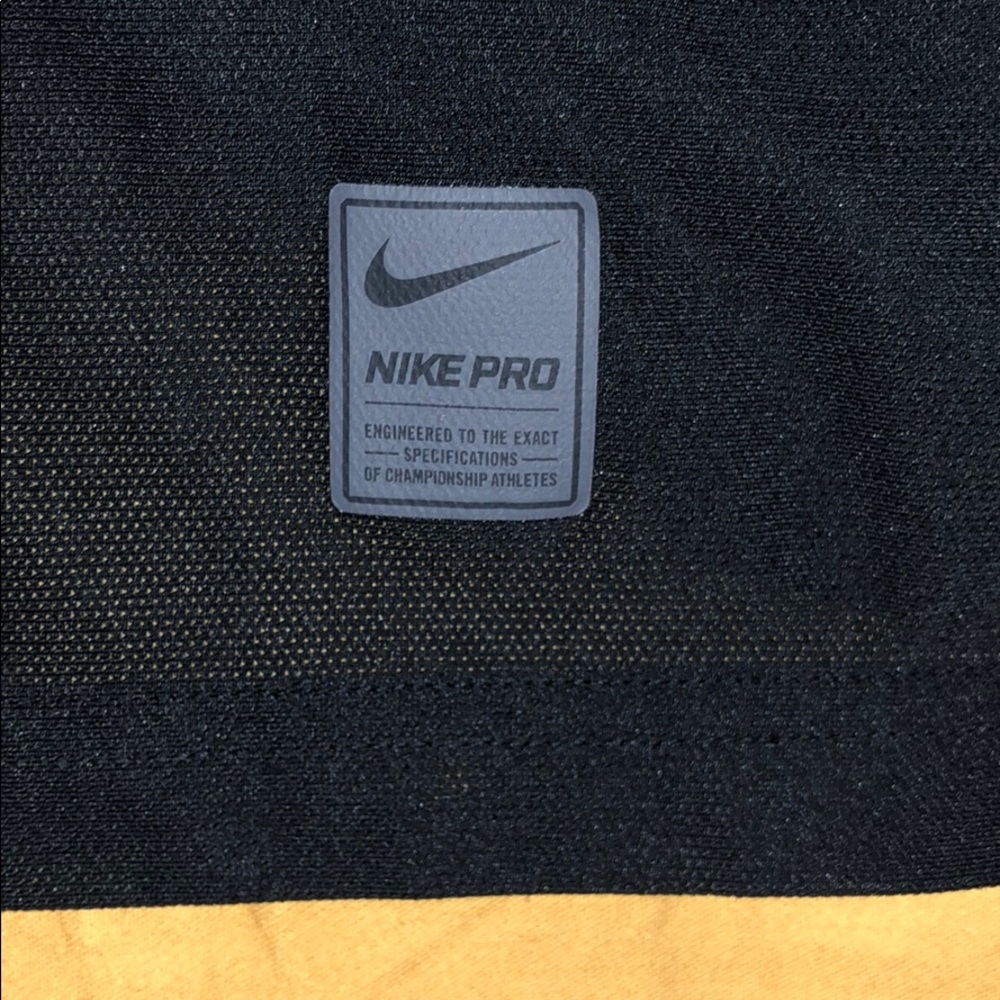 Nike - Picture 3 of 3